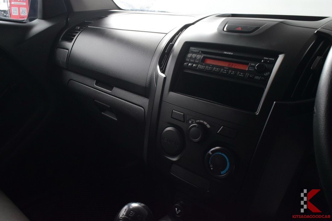 
								ISUZU D-Max cargo 6666 full									