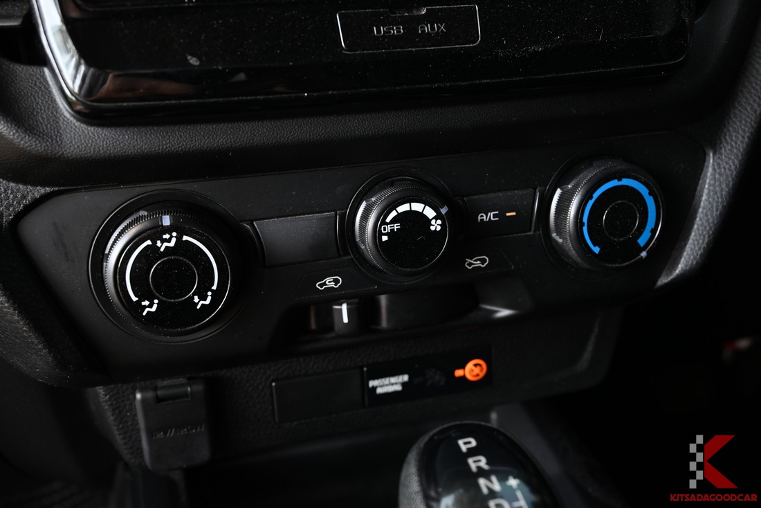 
								ISUZU D-Max cargo 3956 full									