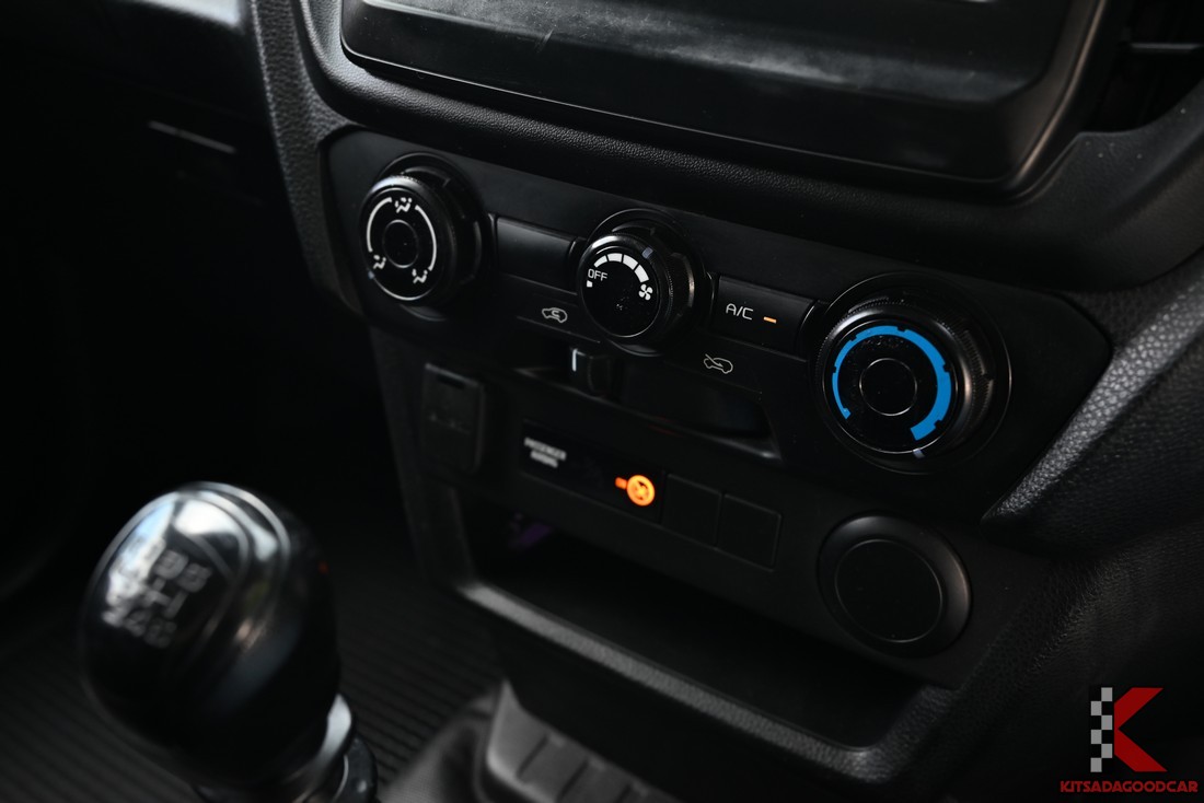 D-MAX cargo 9277 full