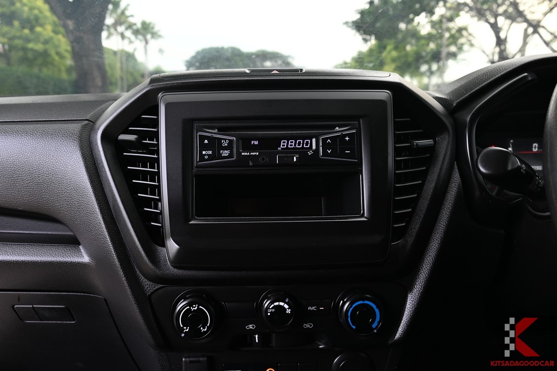 
								ISUZU D-Max cargo 5966 full									