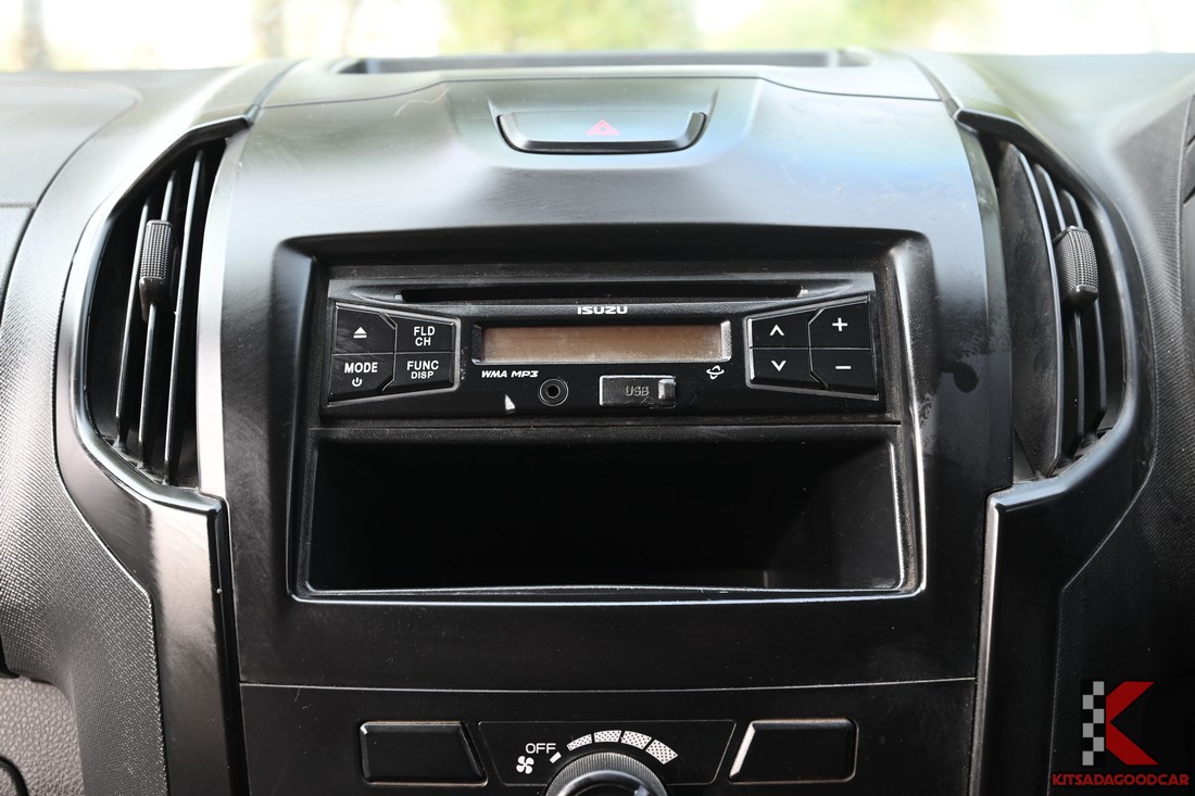 
								ISUZU D-Max cargo 5392 full									