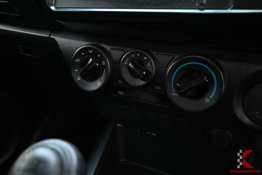 
								Toyota Revo KOG 6361 full									