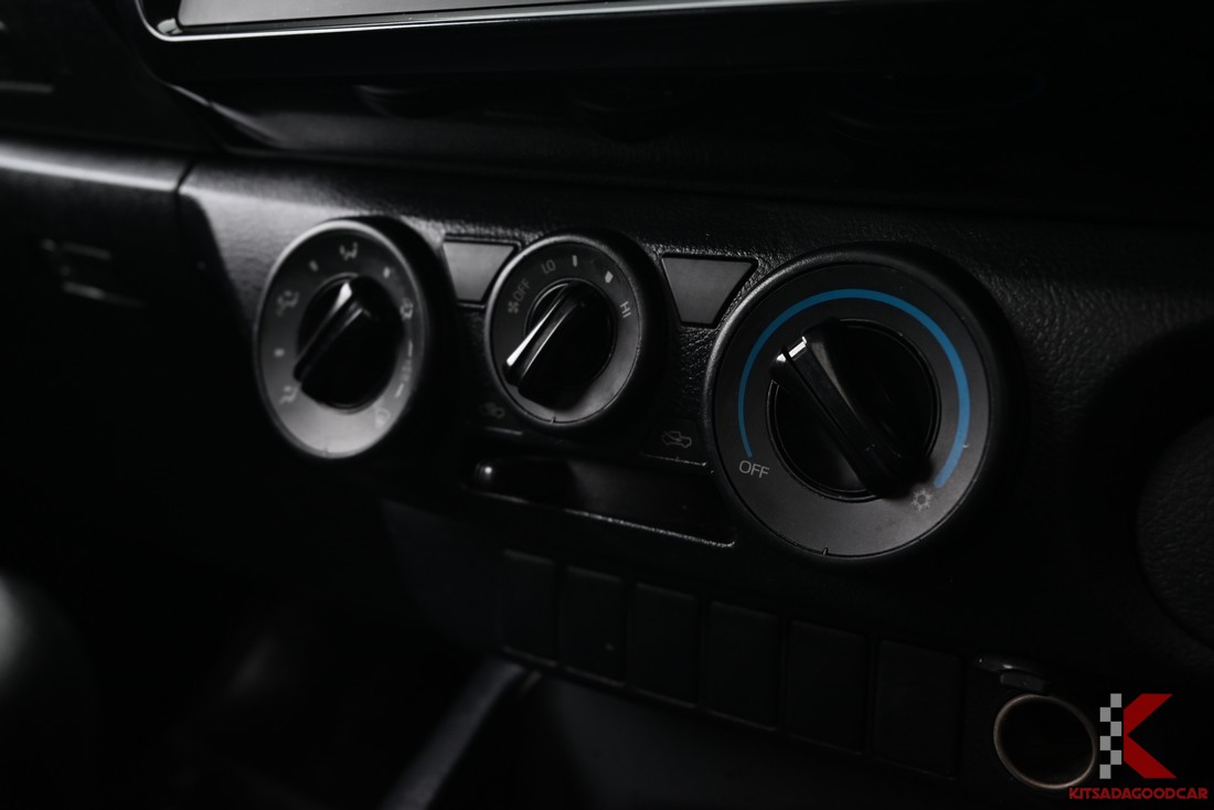 
								Toyota Revo KOG 5096 full									