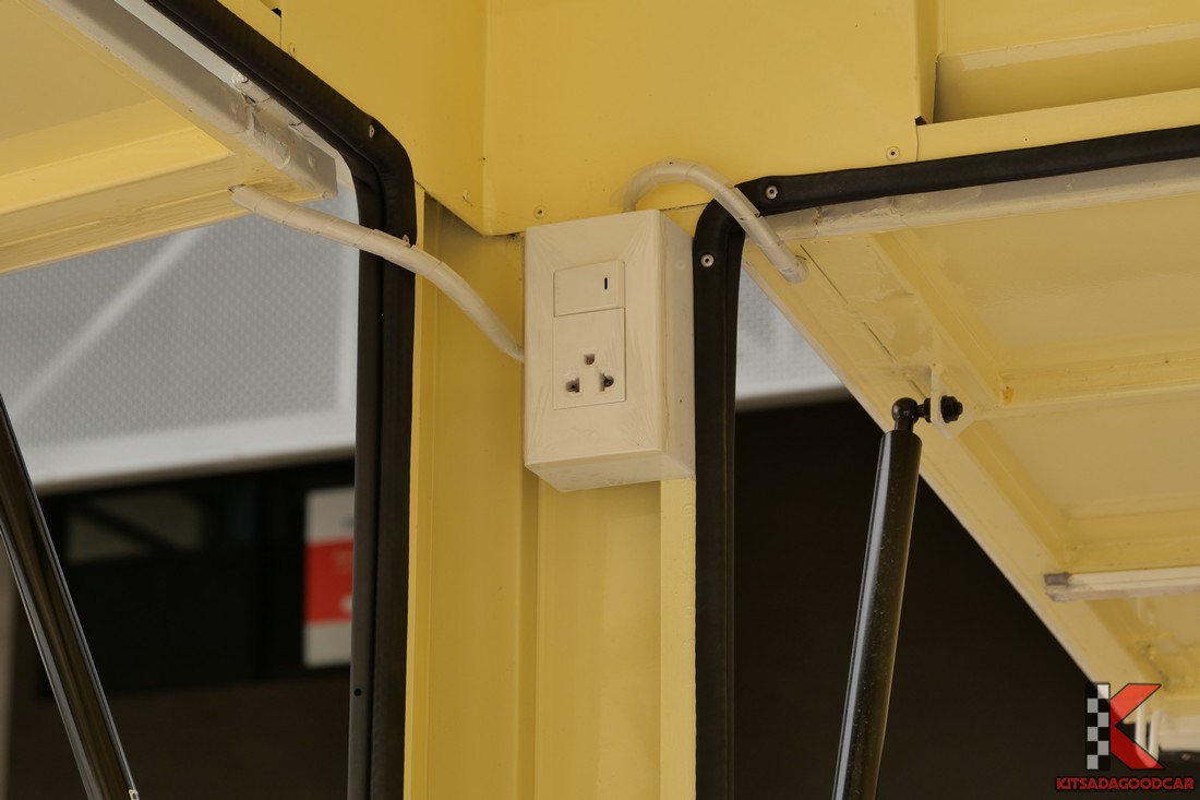 
								Suzuki Carry Food Truck 9947 full									