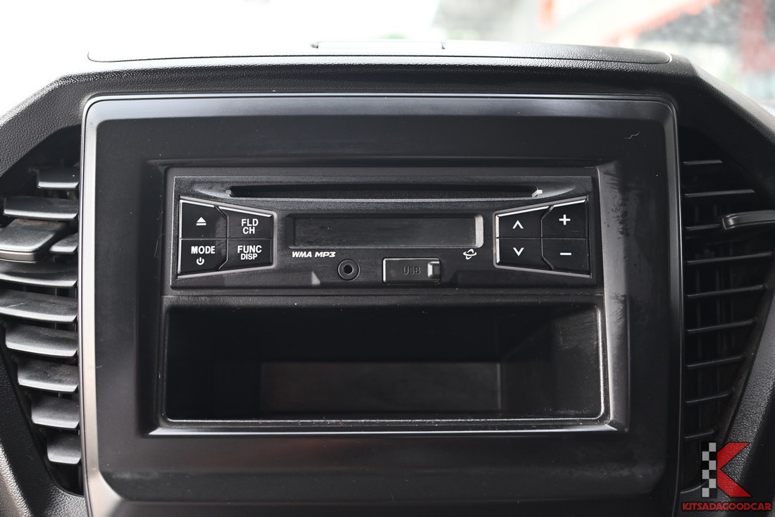 
								ISUZU D-Max KOG 9847 full									