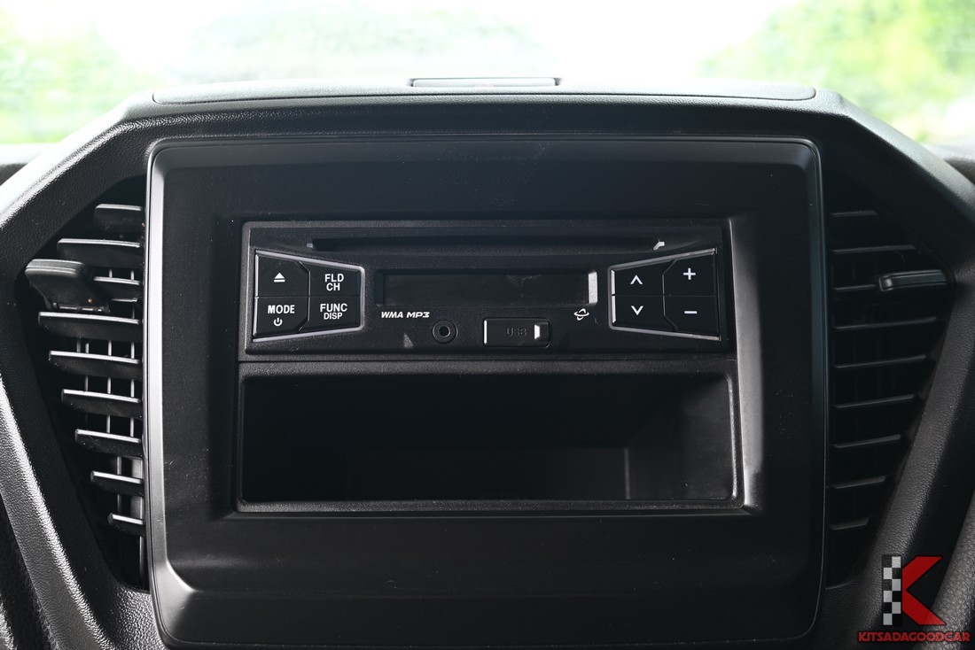 
								ISUZU D-Max cargo 7172 full									