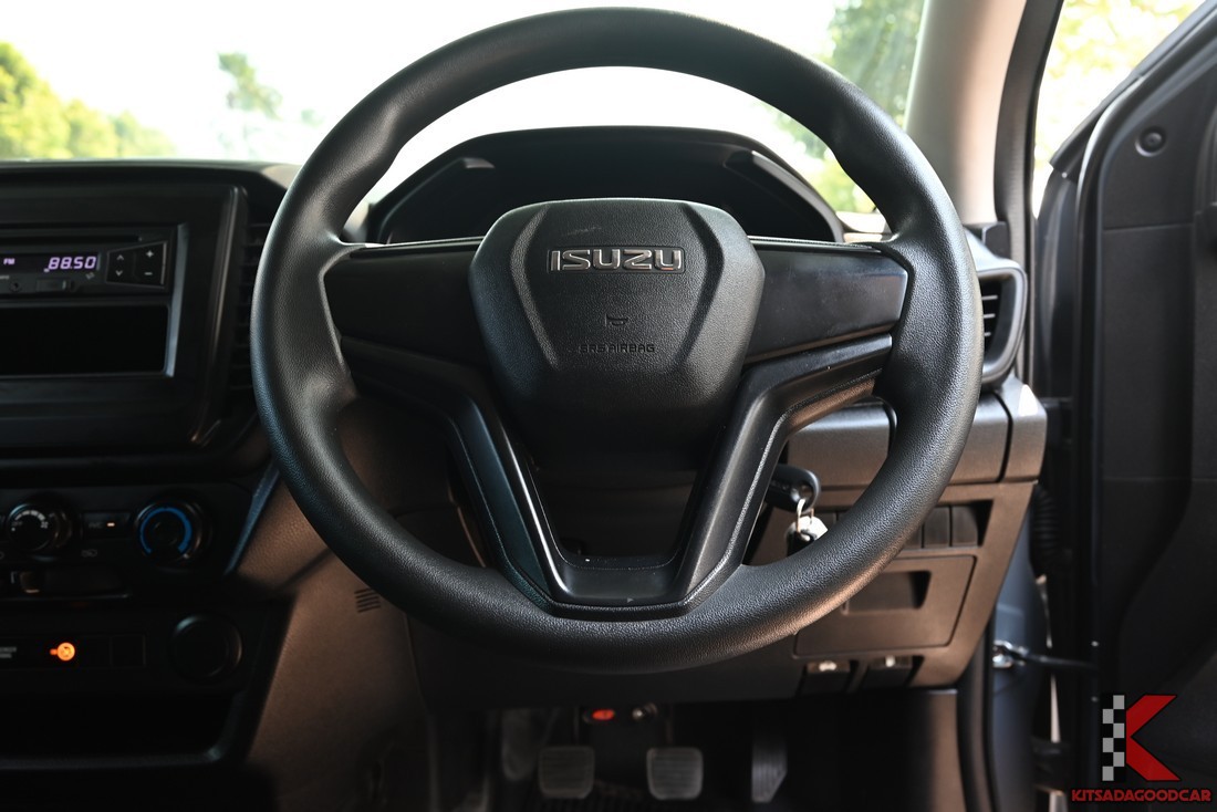 Isuzu D-MAX cargo 2478 full