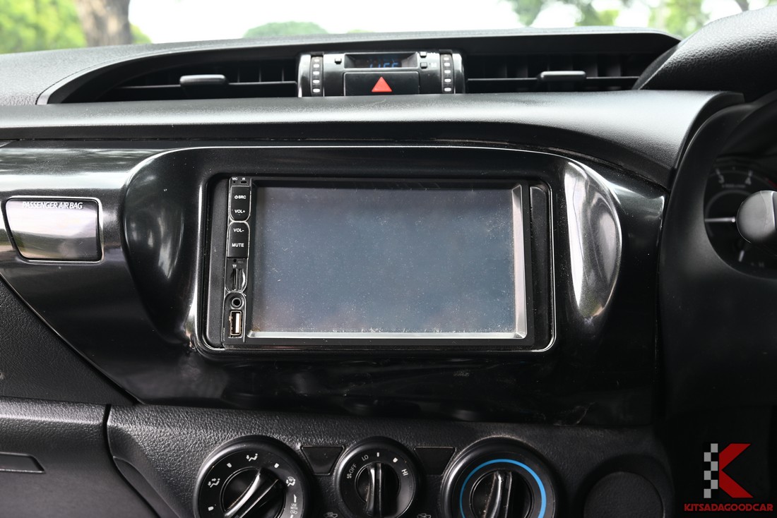 
								Toyota Revo cargo 9396 full									