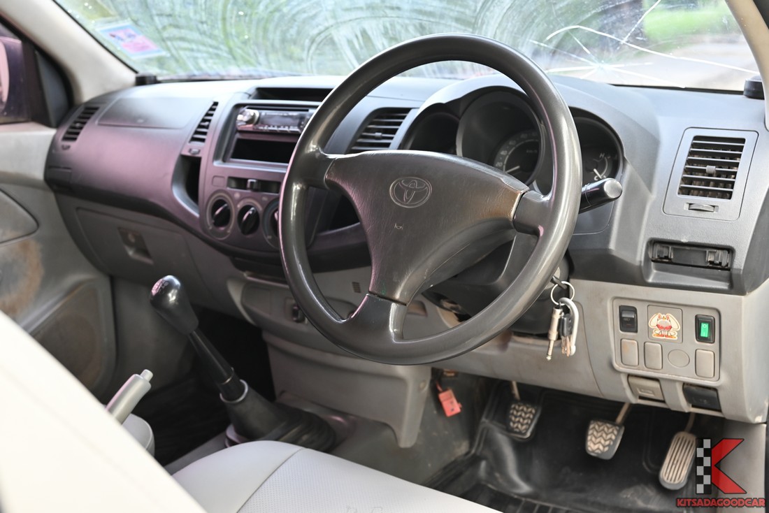 
								Toyota Vigo cargo 6131 full									