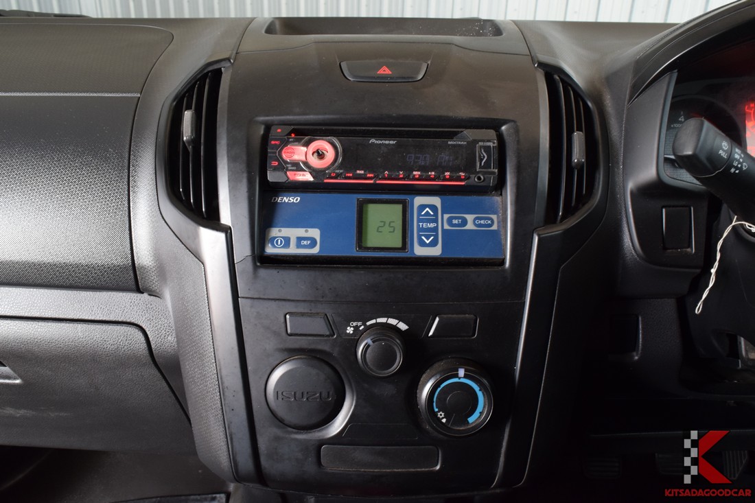 
								ISUZU D-Max COOL 3203 full									