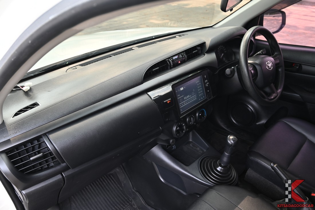 
								Toyota Revo KOG 6941 full									