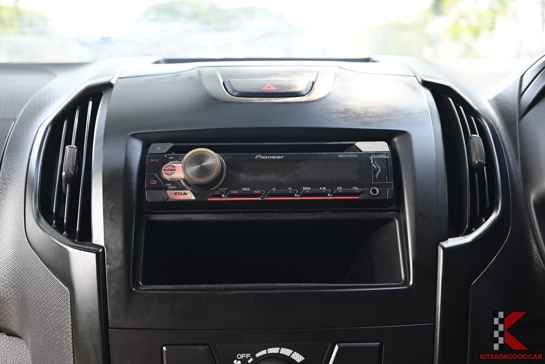 
								ISUZU D-Max cargo 5089 full									