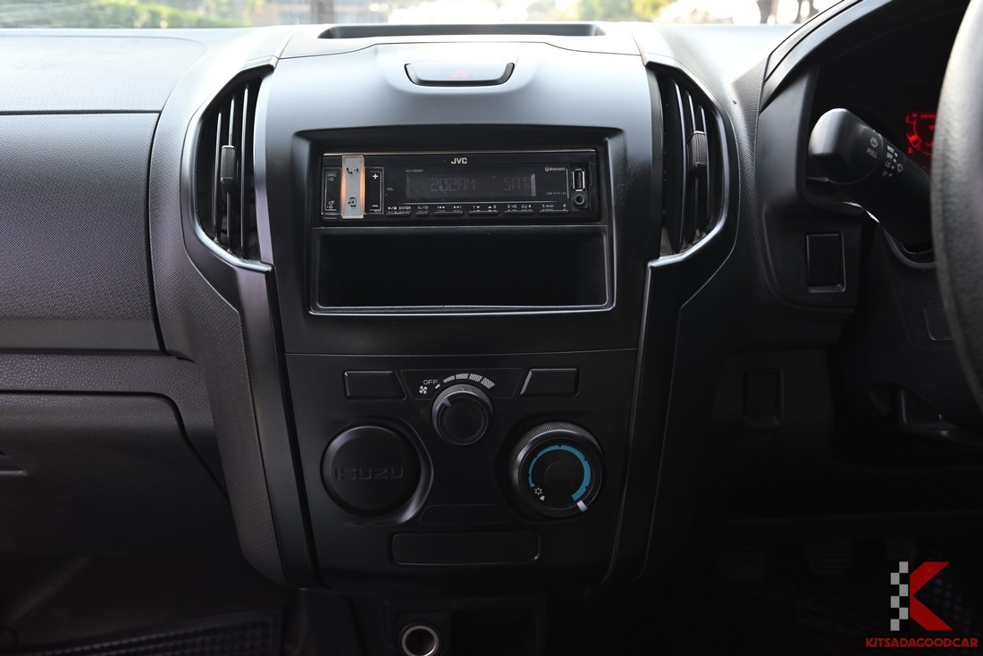 
								ISUZU D-Max cargo 7850 full									