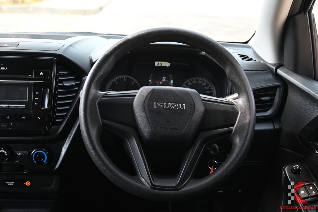 
								ISUZU D-Max cargo 5468 full									