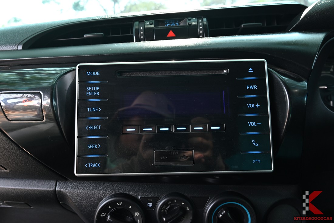 
								Toyota Revo cargo 1544 full									