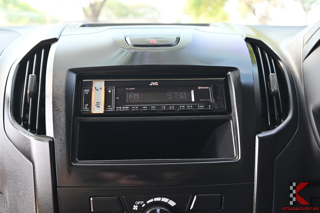 
								ISUZU D-Max cargo 1304 full									