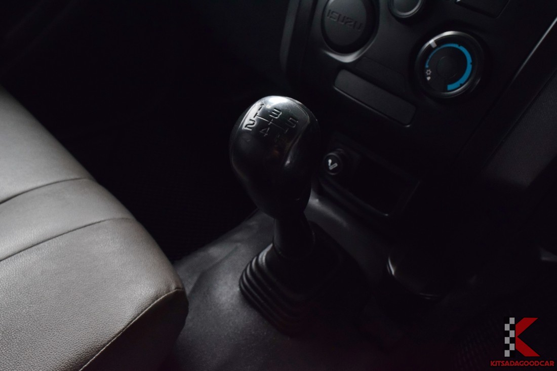 
								ISUZU D-Max cargo 6666 full									