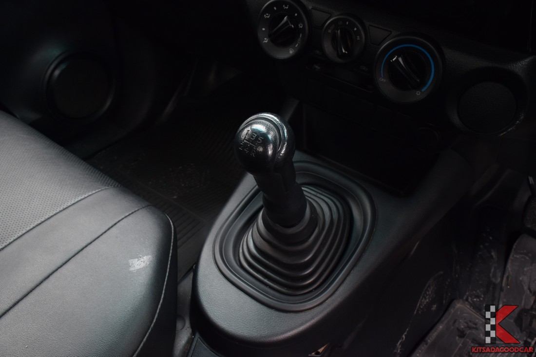 
								Toyota Revo KOG 899 full									