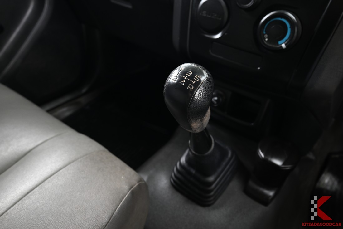 
								ISUZU D-Max cargo 6286 full									