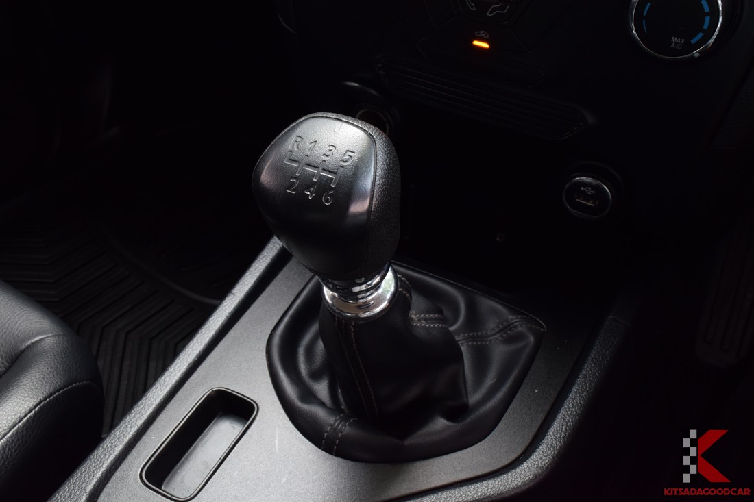 
								Ford Ranger cargo 7111 full									