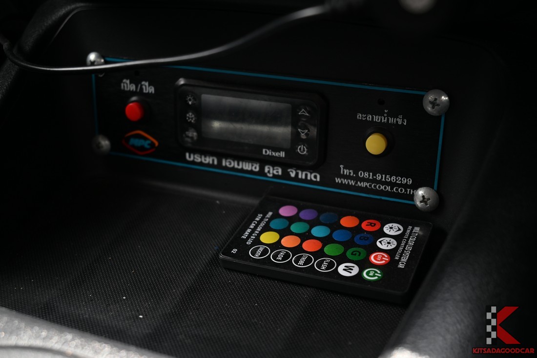 
								Toyota Revo COOL GOOD TEMP 8744 full									