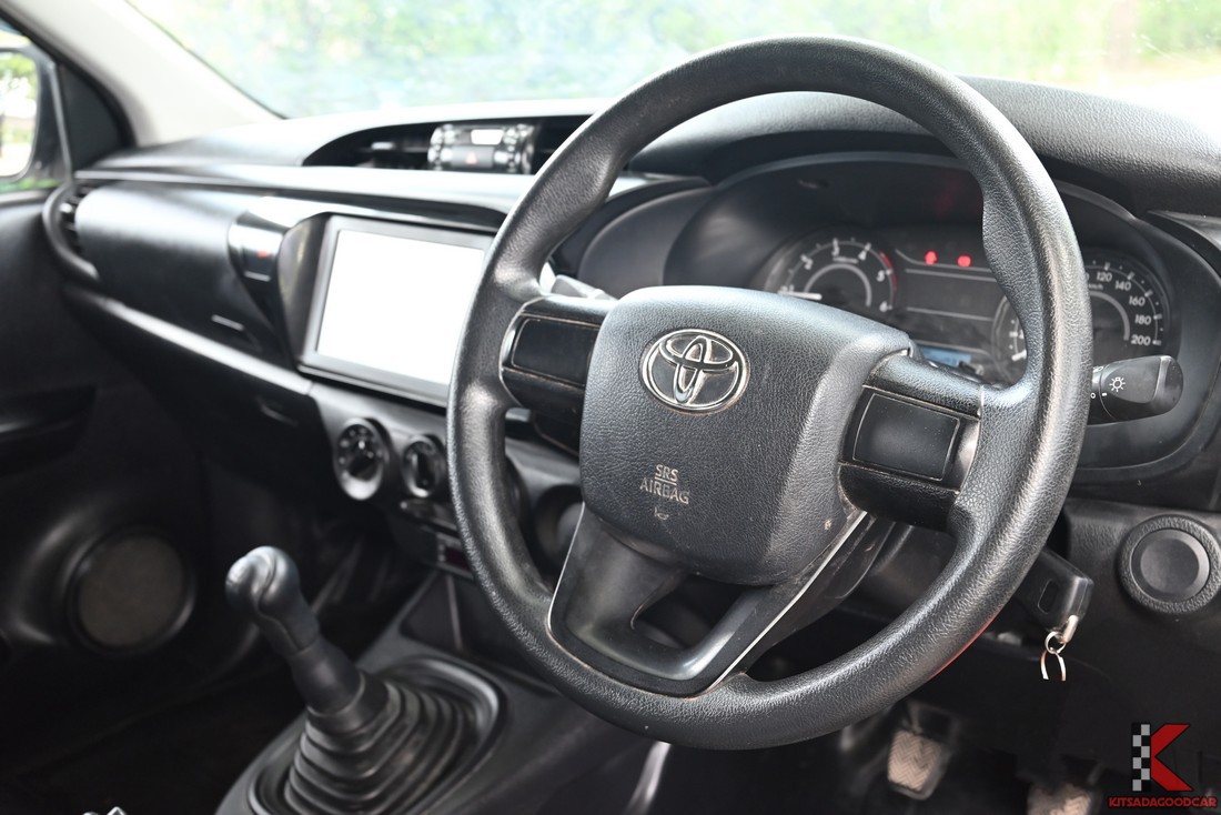 
								Toyota Revo cargo 8243 full									