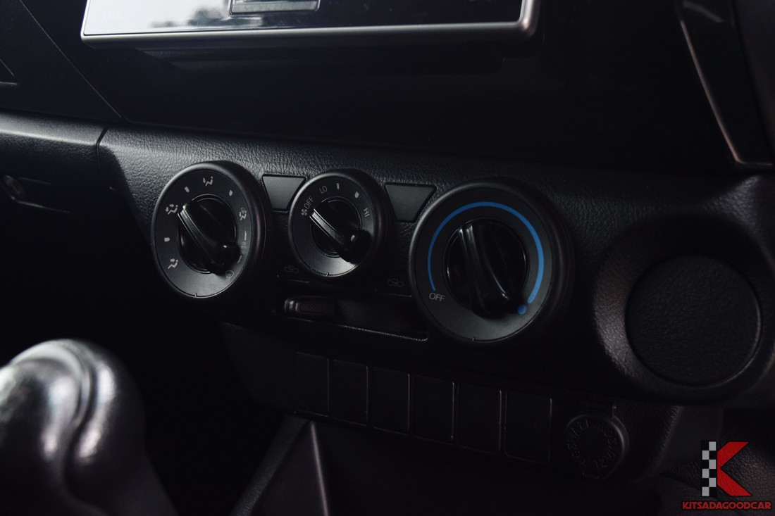 
								Toyota Revo cargo 4428 full									