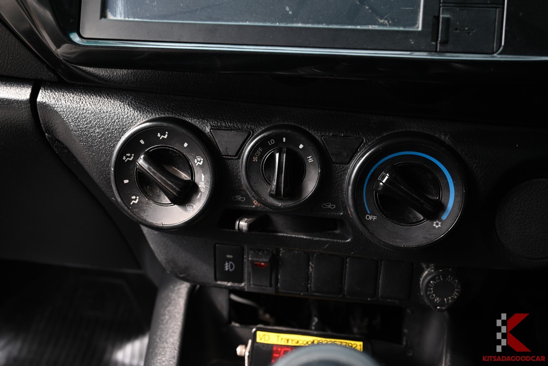 
								Toyota Revo COOL 9783 full									