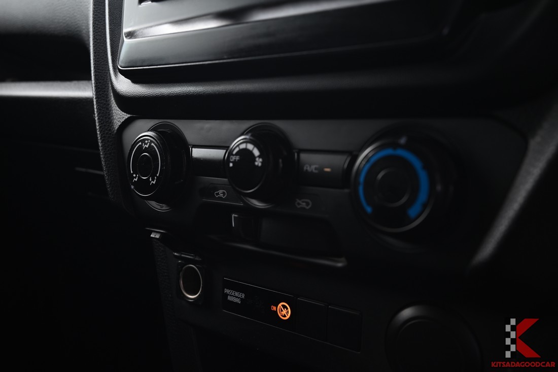 
								ISUZU D-Max cargo 7255 full									