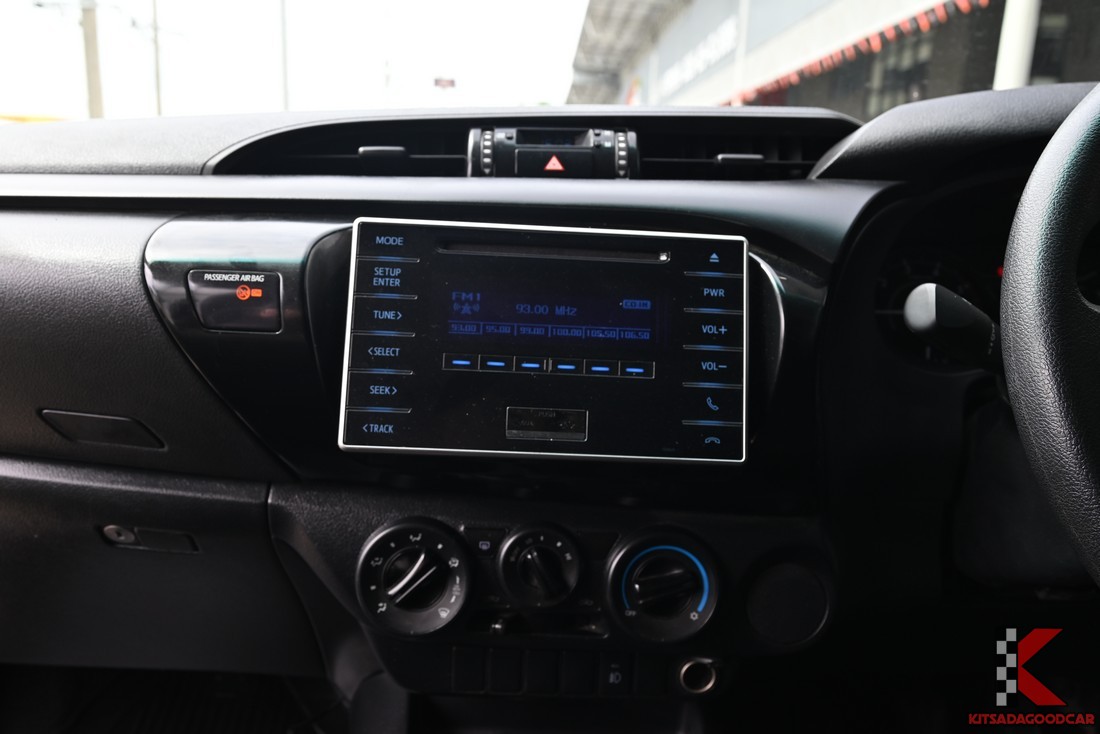 
								Toyota Revo cargo 8136 full									