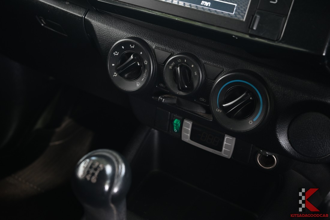 Toyota Revo COOL 4363 full