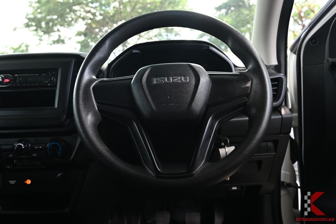 ISUZU D-Max cargo 1479 full