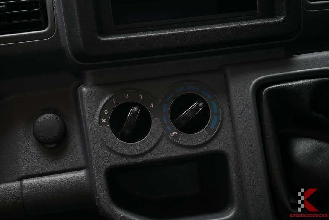 Suzuki Carry Truck 180 full