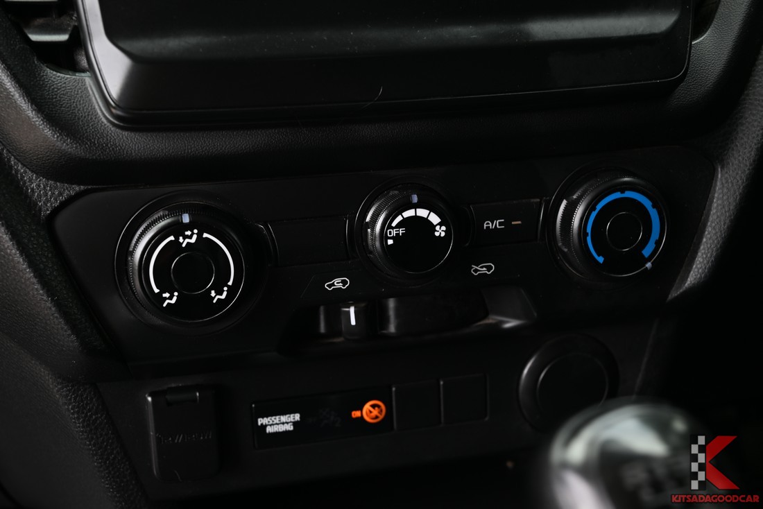 ISUZU D-Max cargo 8805 full