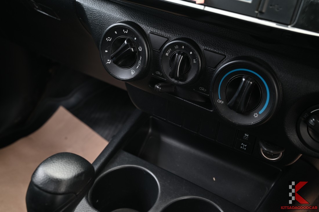 Toyota Revo SINGLE Entry 284 full