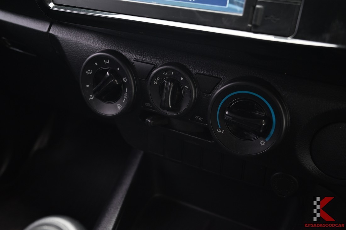 
								Toyota Revo cargo 2689 full									