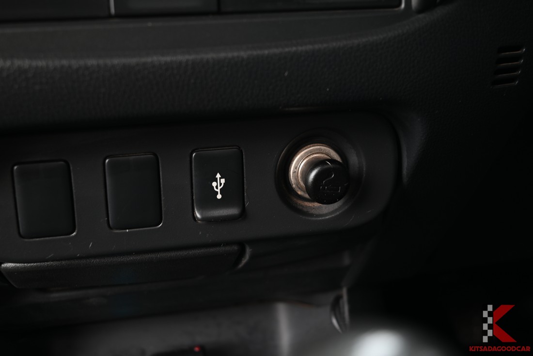 
								Mitsubishi Triton SINGLE 7748 full									