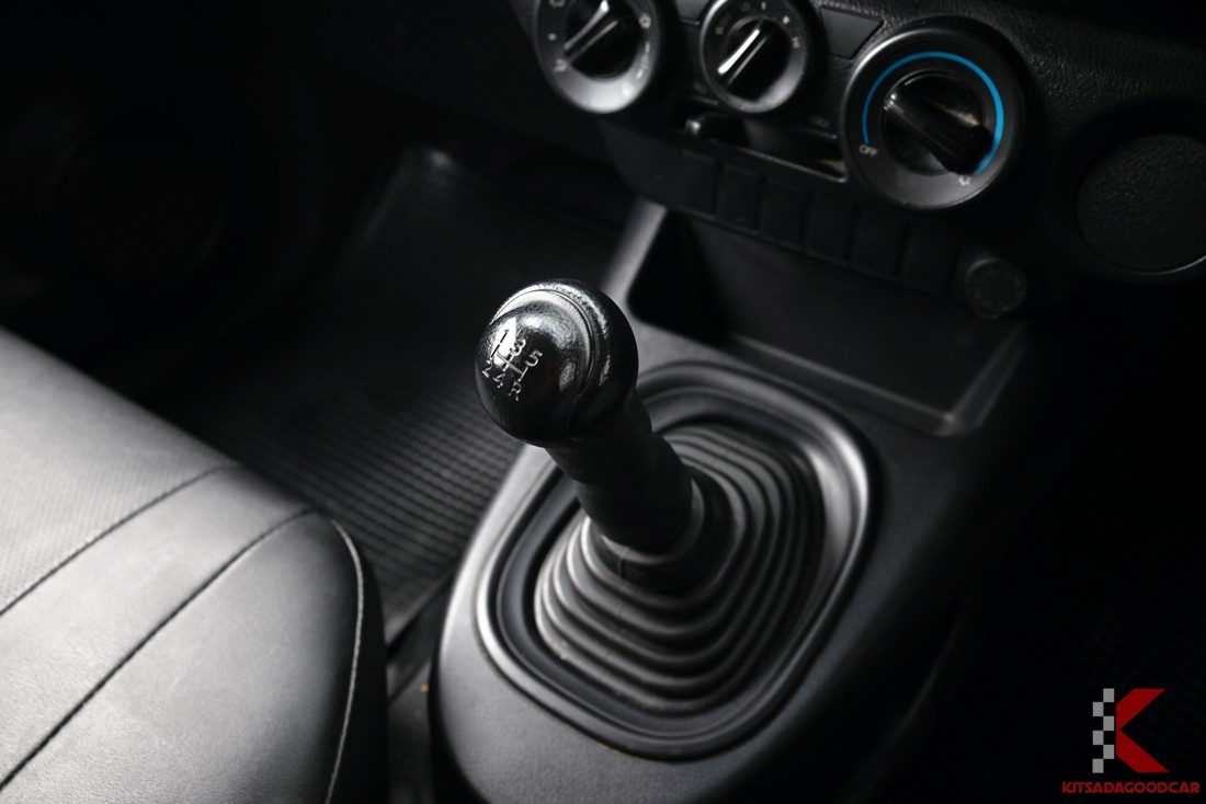 
								Toyota Revo cargo 5060 full									