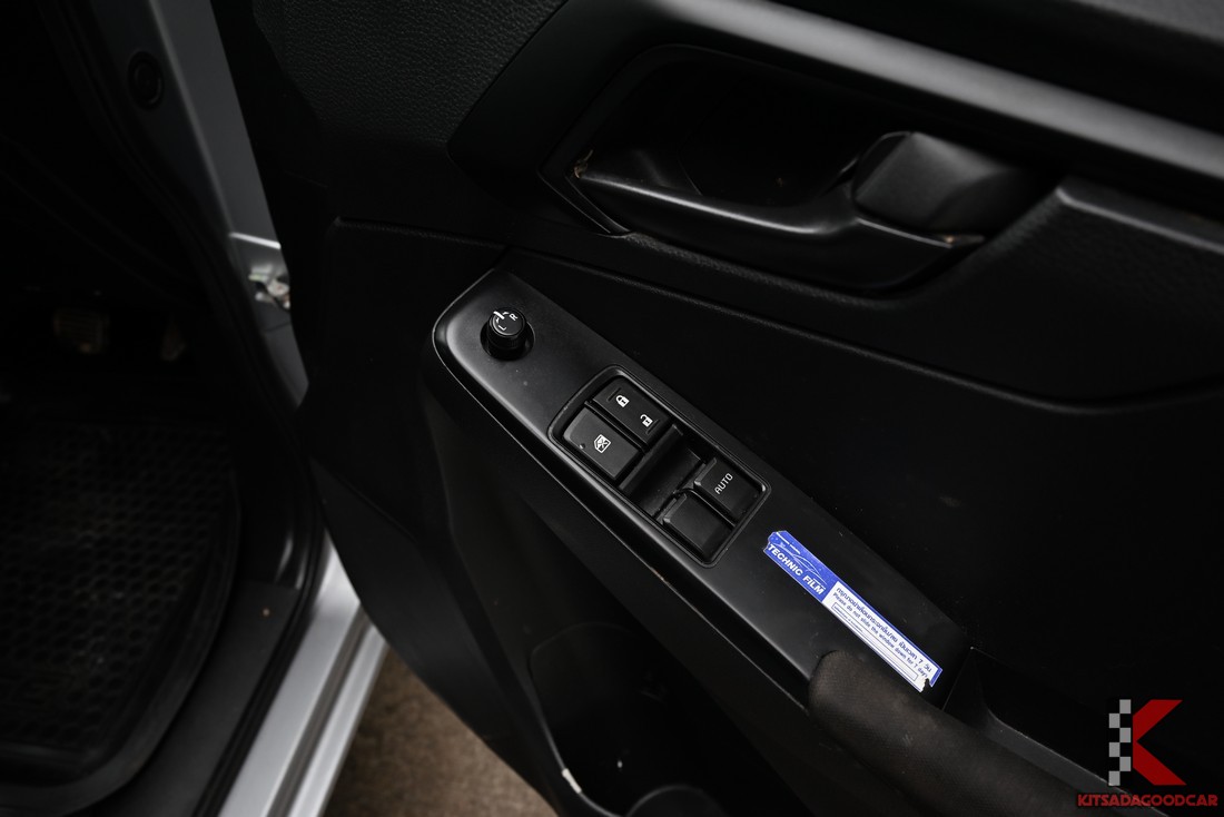 
								Isuzu D-MAX kog 8722 full									