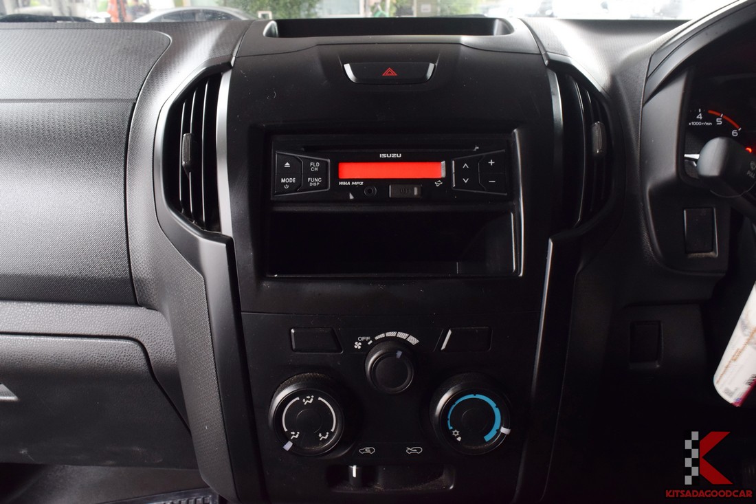 
								ISUZU D-Max COOL 6695 full									