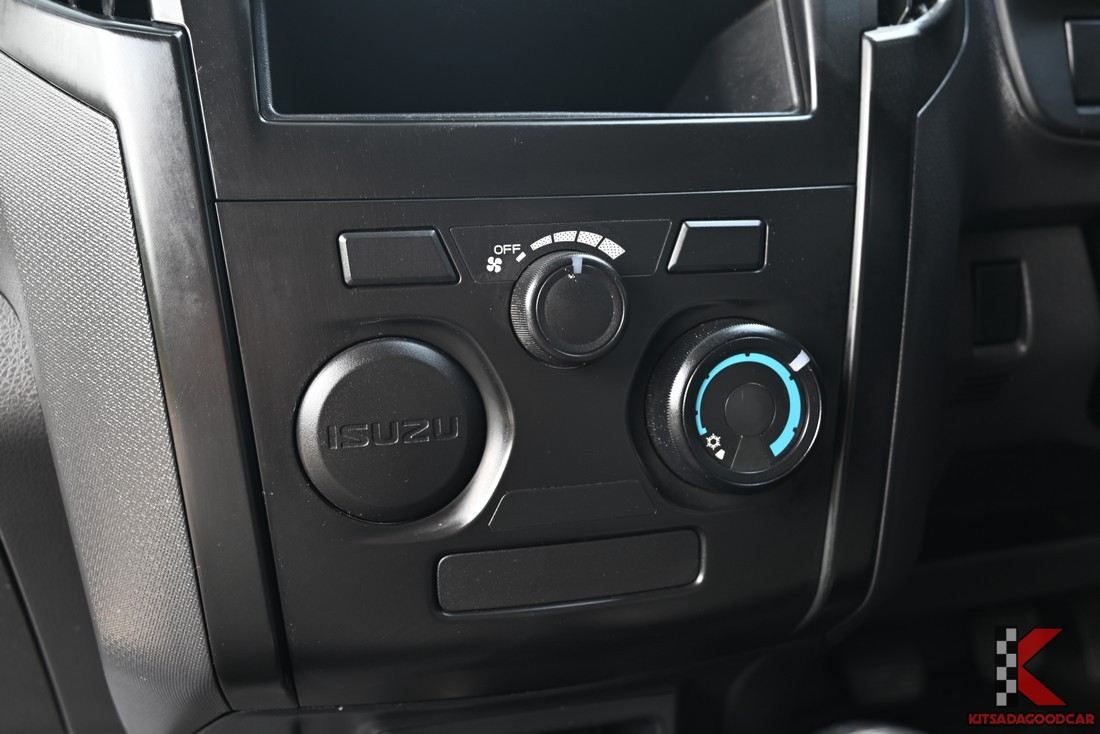 
								ISUZU D-Max cargo 5089 full									