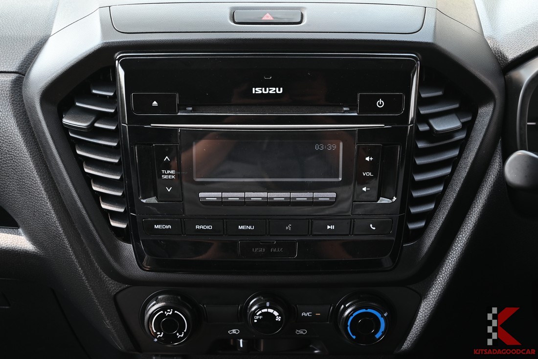 
								ISUZU D-Max cargo 5468 full									