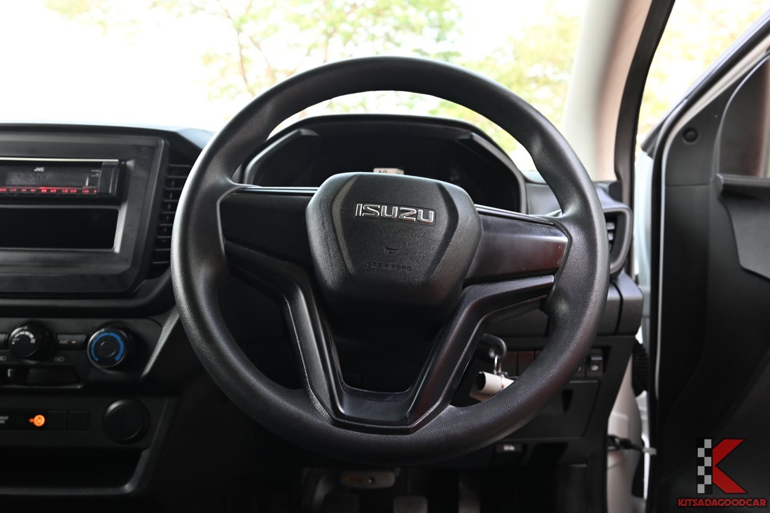
								ISUZU D-Max cargo 5716 full									