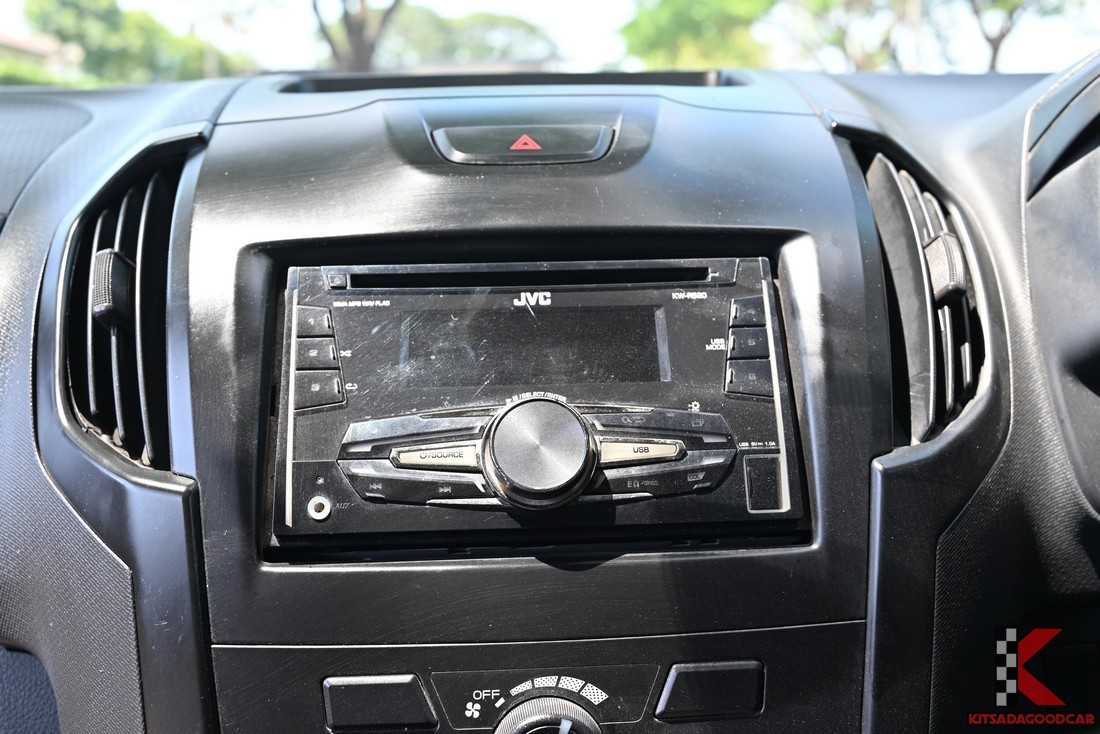 
								ISUZU D-Max cargo 7343 full									