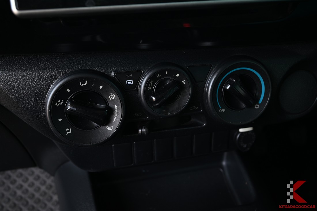 
								Toyota Revo cargo 1544 full									