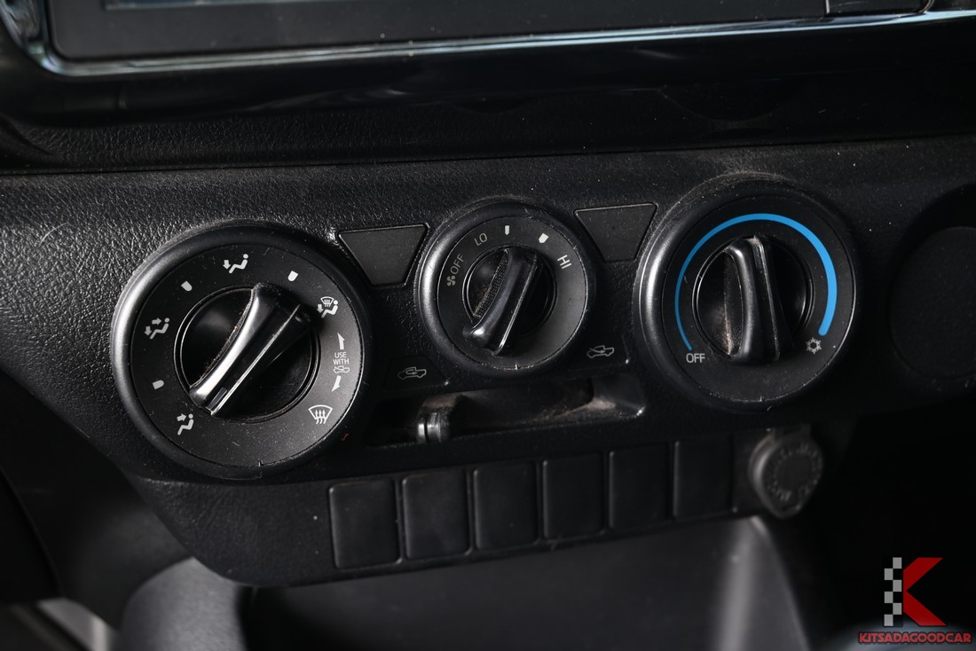 
								Toyota Revo cargo 6322 full									