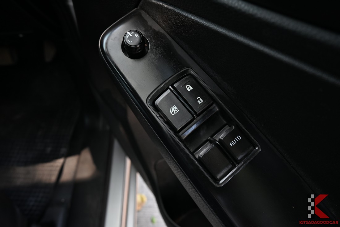 
								ISUZU D-Max cargo 3956 full									