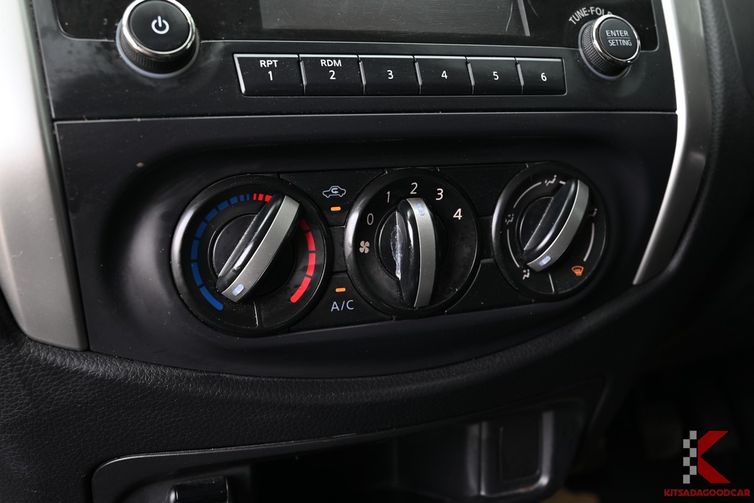 
								Nissan NT300 cargo 8996 full									