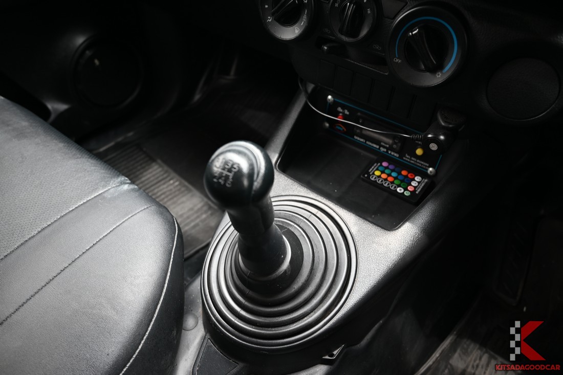 
								Toyota Revo COOL GOOD TEMP 8744 full									