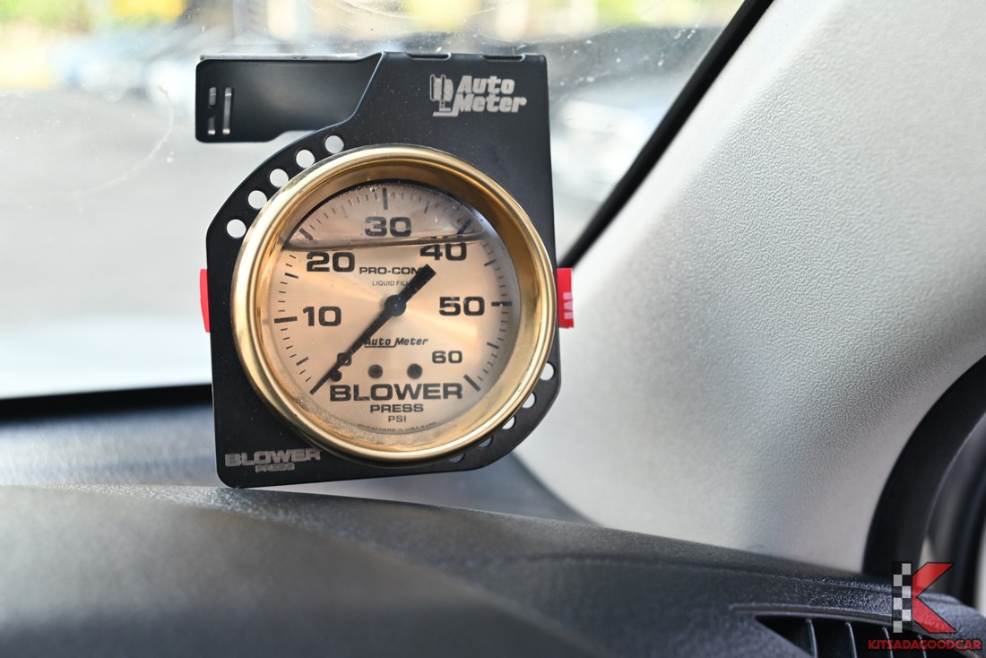 
								Toyota Revo KOG 6361 full									